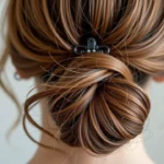 Proste fryzury z klamrą: Szybkie i stylowe upięcia
